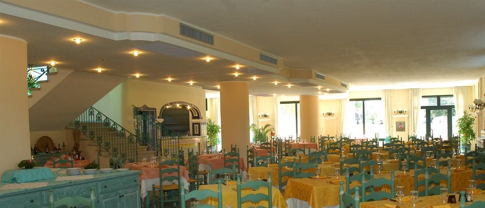 Residence Il Borgo Orosei Bagian luar foto
