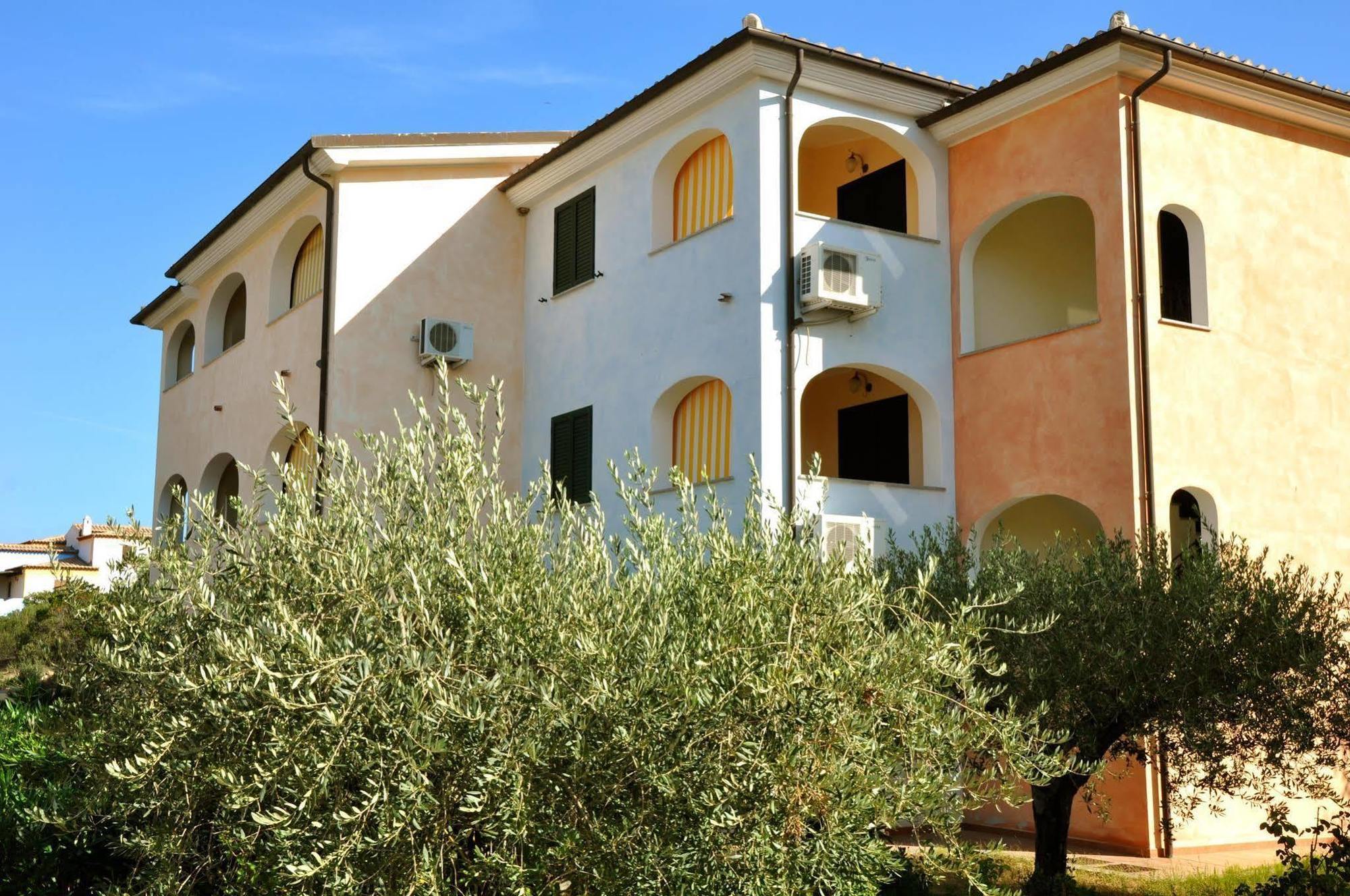 Residence Il Borgo Orosei Bagian luar foto