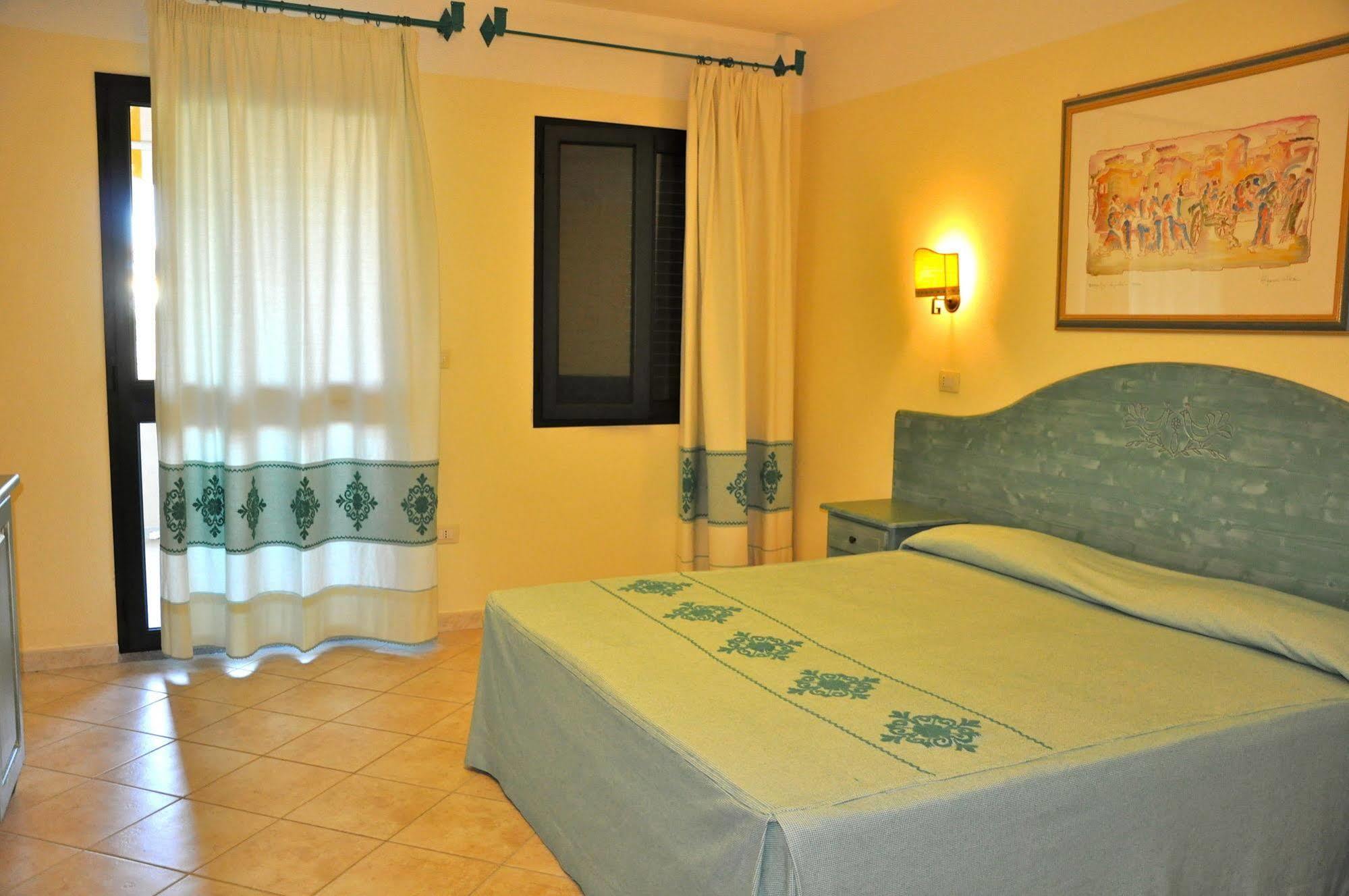 Residence Il Borgo Orosei Bagian luar foto
