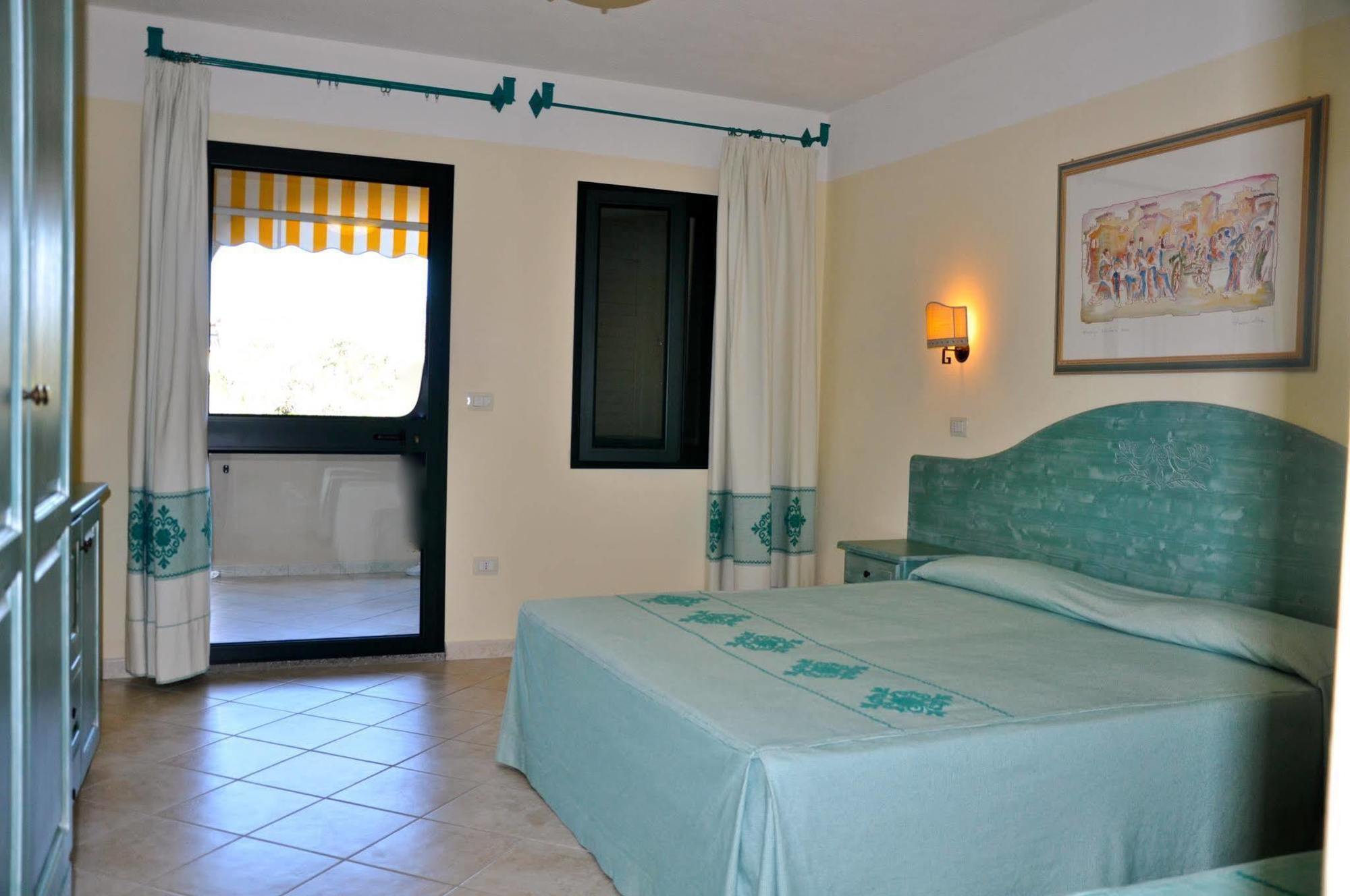 Residence Il Borgo Orosei Bagian luar foto