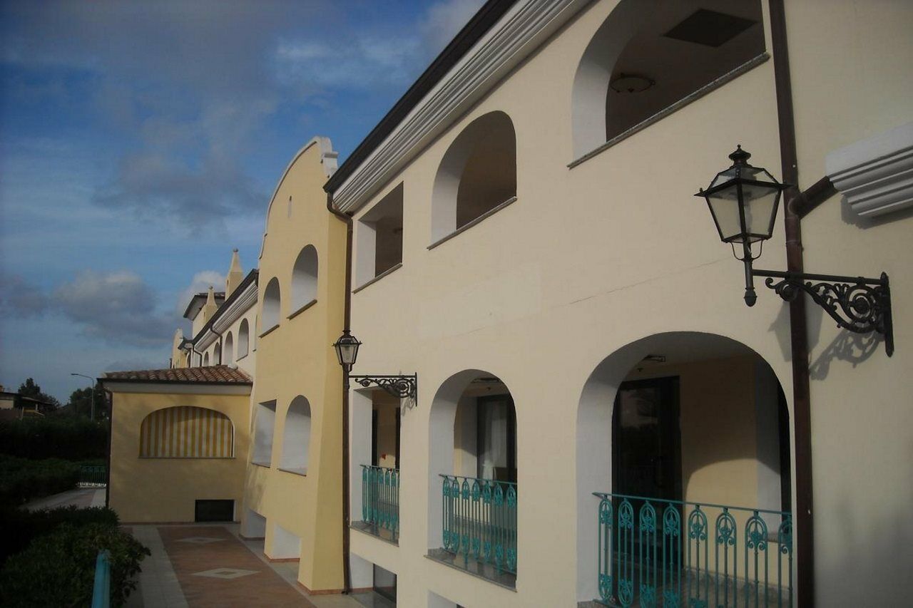 Residence Il Borgo Orosei Bagian luar foto