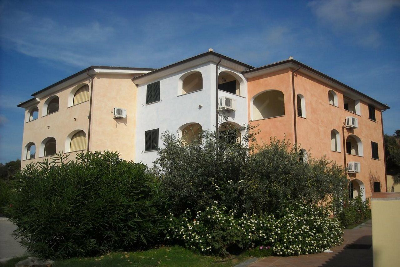 Residence Il Borgo Orosei Bagian luar foto